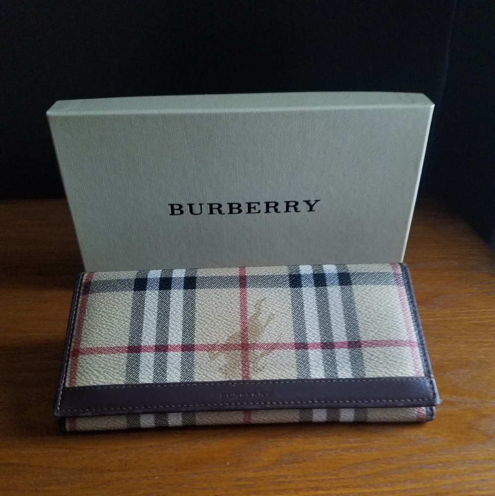 Womens Burberry wallet